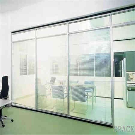 白色鋁合金隔斷